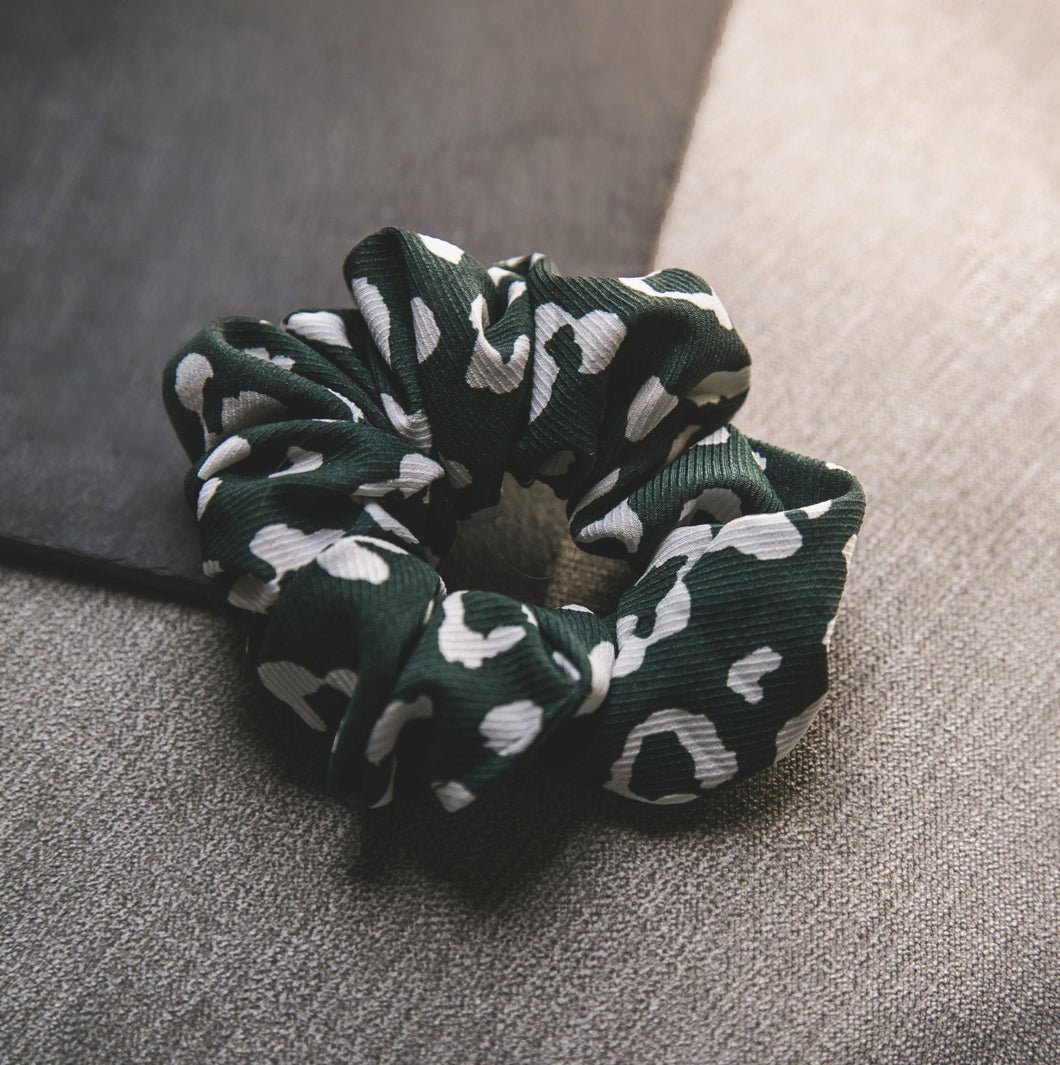 LEOPARD PRINT SCRUNCHIE - GREEN